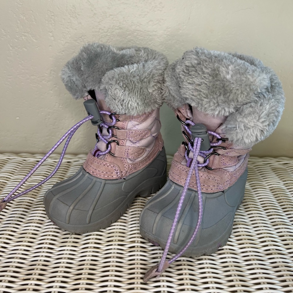 Totes Toddler Waterproof Snow Boots in Pink and Gray - Faux Fur Lined sz 5M